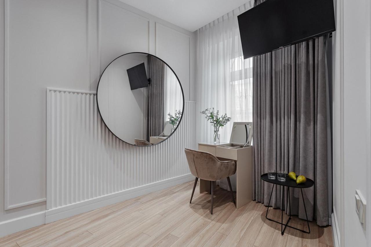 New! Luxury Apartment In The Center Of Odessa Overlooking Deribasovskaya Str. Low Price! Eksteriør bilde